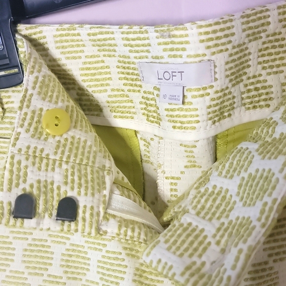 LOFT Short Green white Textured Polka Dots, size 10. - Picture 4 of 10